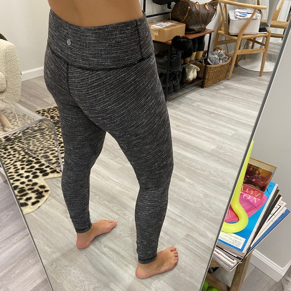 Lululemon wunder under midrise luon legging size 6